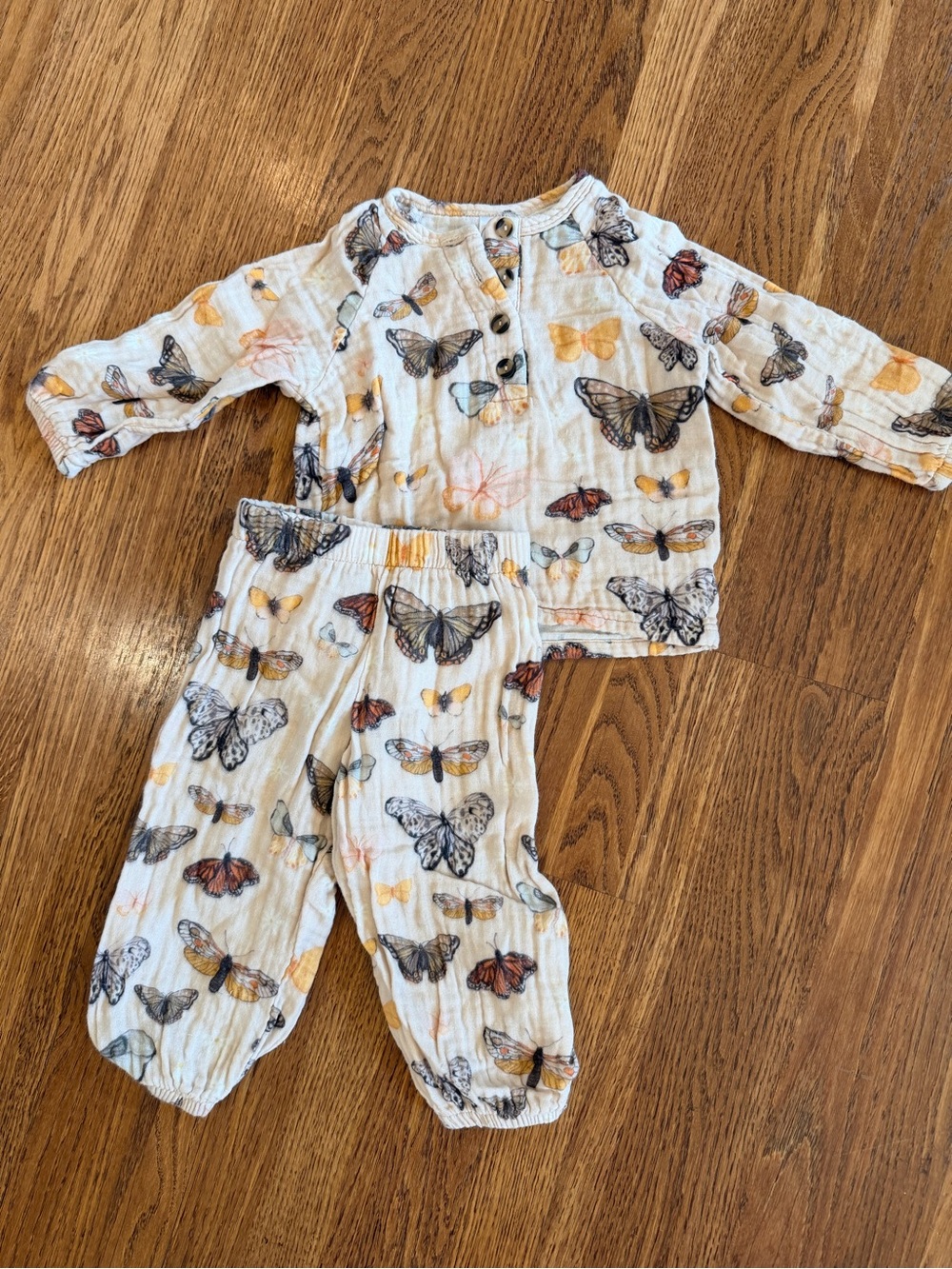 Butterfly Print Kids Play Set - White with Yellow & Brown Accents